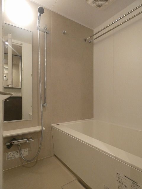 バス・シャワールーム　※別部屋参考写真