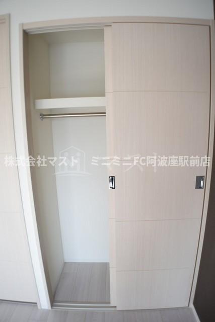 収納　フロアーによってカラーが異なります。