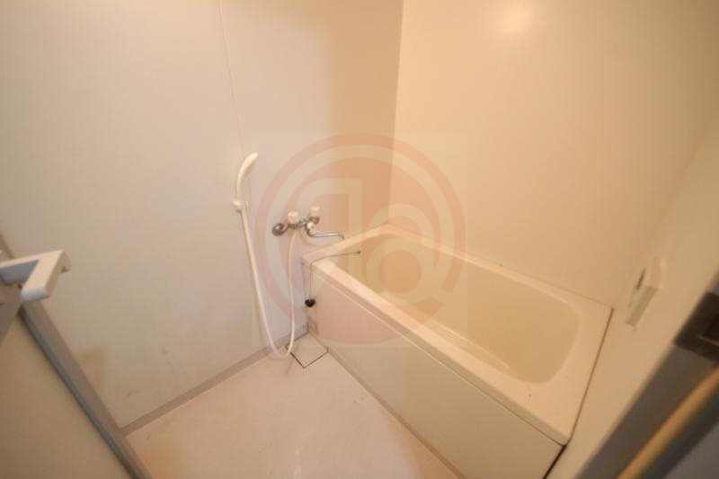 バス・シャワールーム　落ち着いた空間のお風呂です