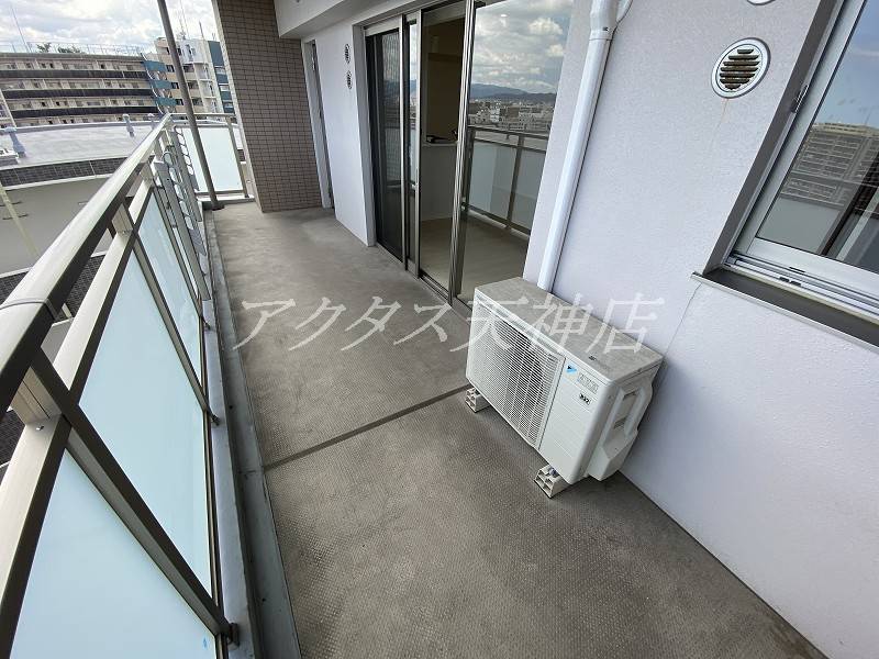 バルコニー　掲載写真は、同シリーズの参考に使用してます。