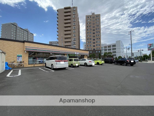 コンビニ　セブンイレブン（コンビニ）まで288m