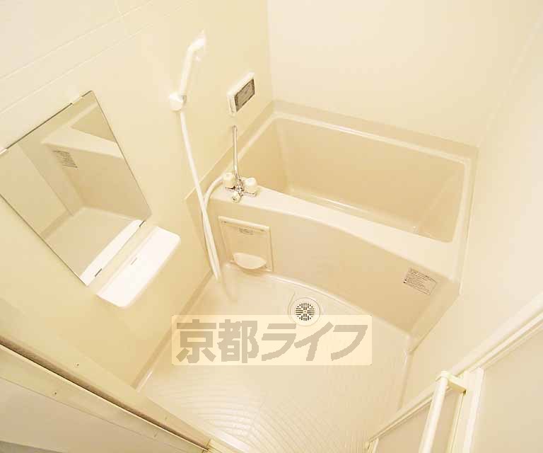 バス・シャワールーム　バスルームです。