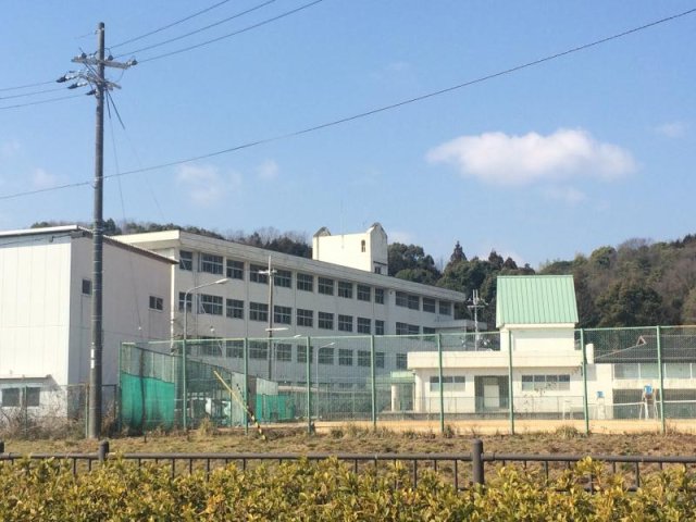 中学校　姫路市立香寺中学校（中学校）まで1742m