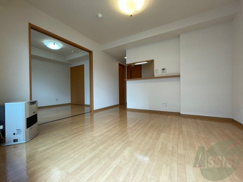 居室・リビング　広くてキレイなお部屋が広がっていて、充実した生活が送れそう。