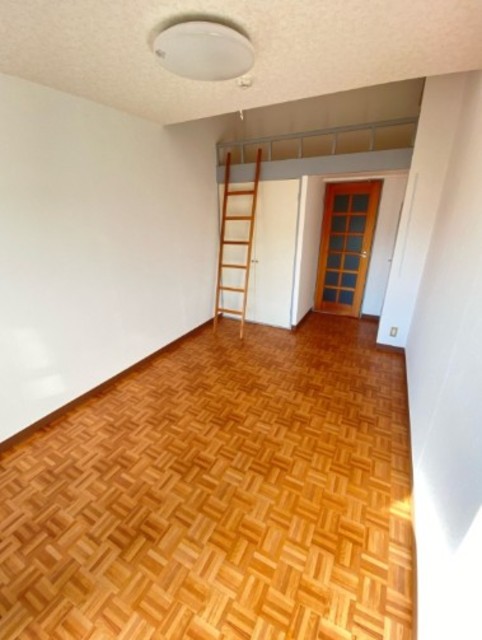 居室・リビング　他部屋参考写真です。