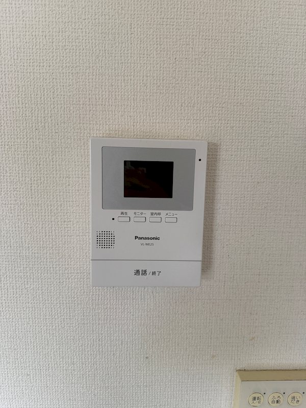 セキュリティ　同建物別部屋の写真となります。