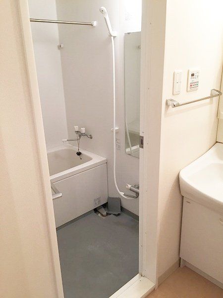 バス・シャワールーム　バスルーム