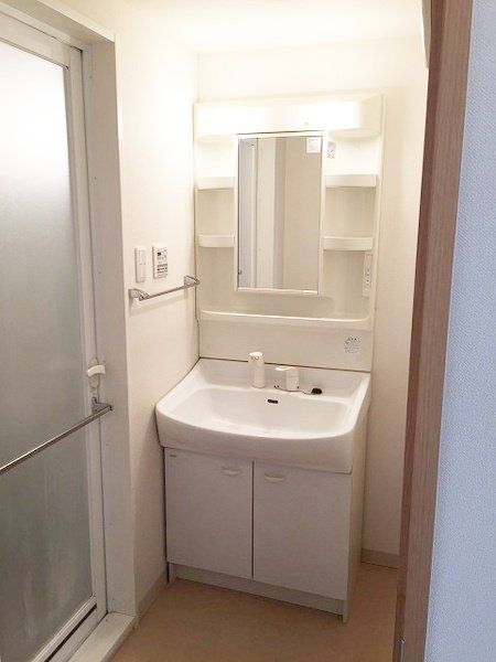 洗面設備　洗面化粧台（シャンプードレッサー）