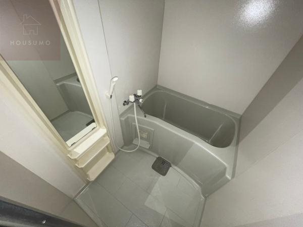 バス・シャワールーム　落ち着いた空間のお風呂です