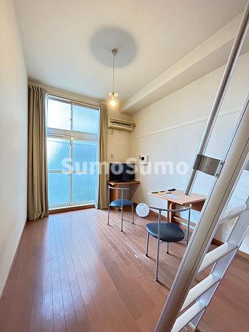 居室・リビング　ゆったり過ごせる居間です