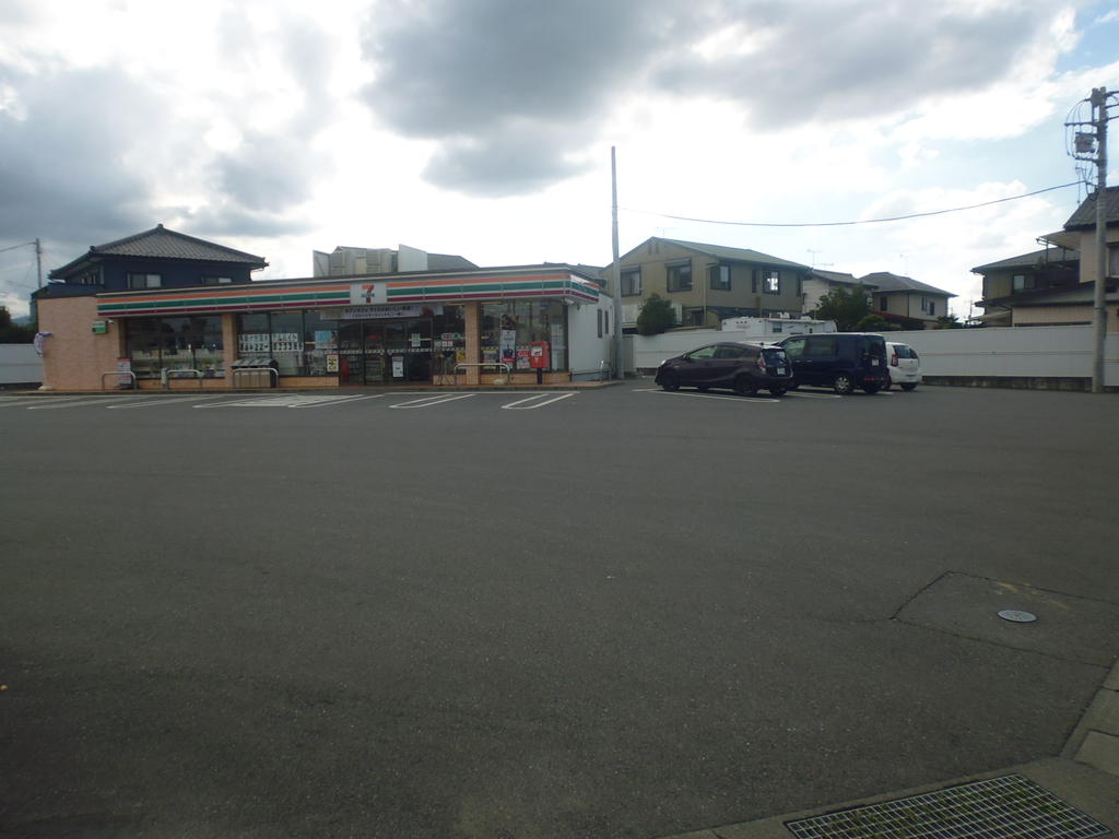 コンビニ　セブンイレブン藤岡上戸塚店（コンビニ）まで202m