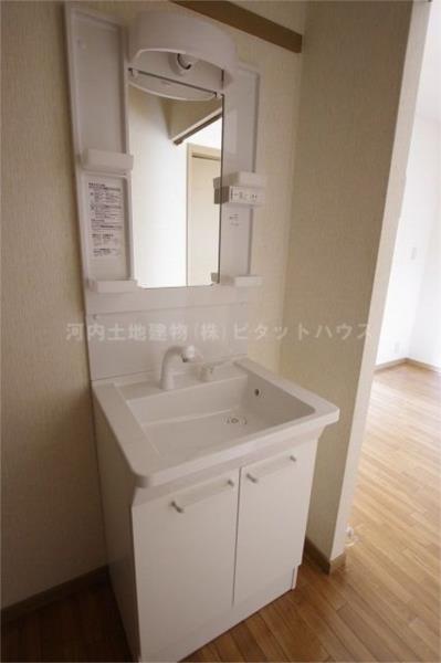 洗面設備　シャワー付洗面台