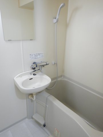 バス・シャワールーム　岡山市北区下中野　コンフォール　1K　風呂