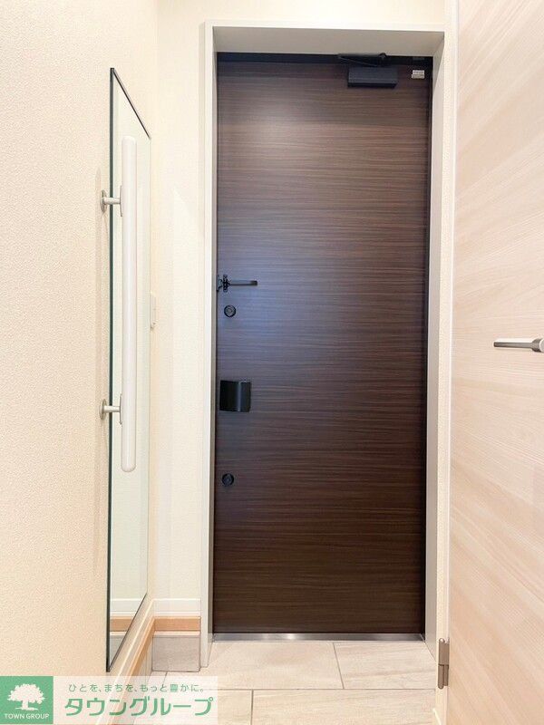 玄関　お部屋探しは株式会社　タウンハウジング　までお気軽にお問合…