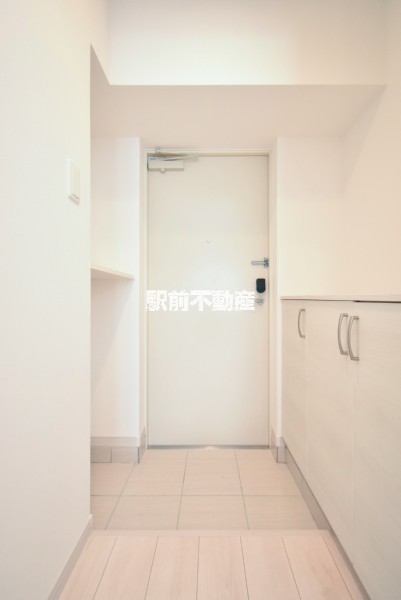 玄関　写真は別部屋
