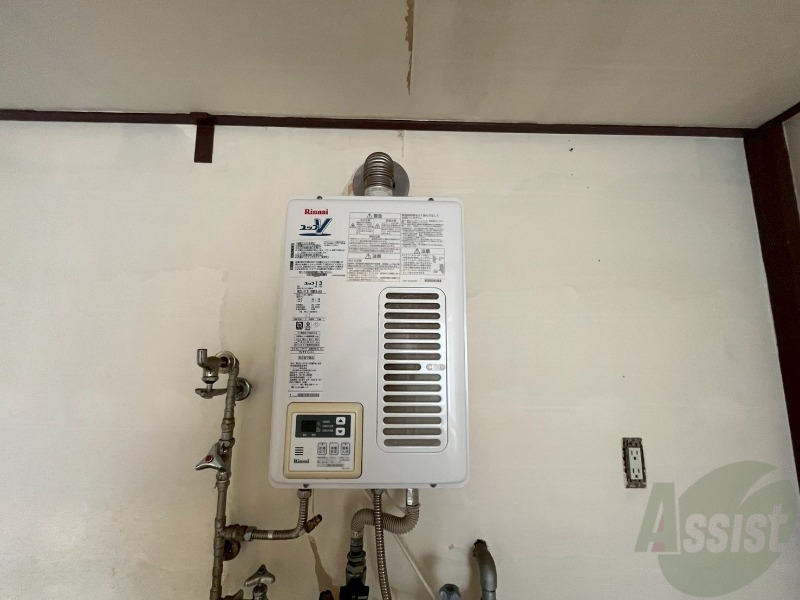 その他設備　給湯器は簡単操作で温度調整ができますよ。