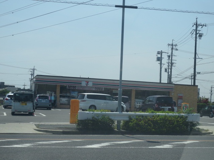 コンビニ　セブンイレブン（コンビニ）まで140m