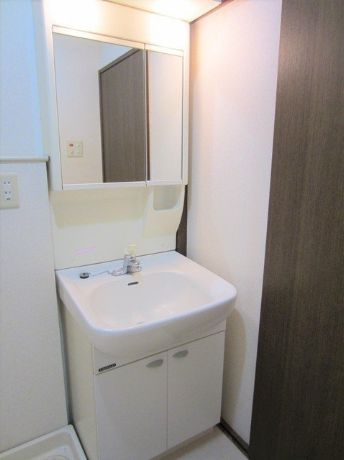 洗面設備　白山坂ハウスの洗面所