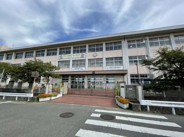 中学校　姫路市立中学校網干中学校（中学校）まで867m