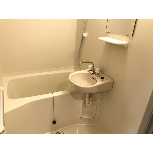 バス・シャワールーム　※別部屋参考写真