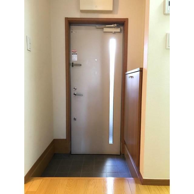 玄関　※別部屋参考写真