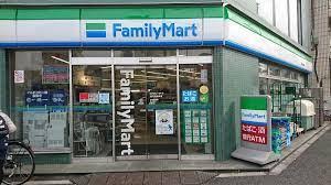 コンビニ　ファミリーマート 高円寺梅里店（コンビニ）まで185m