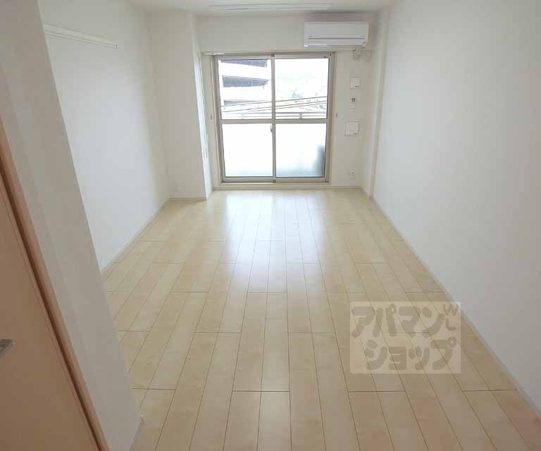 居室・リビング　９帖の洋室です。