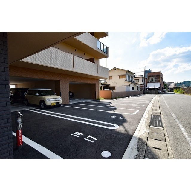 駐車場　敷地内駐車場