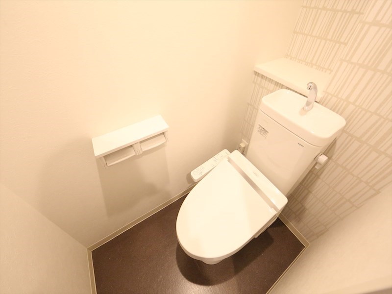 トイレ　温水洗浄暖房便座付トイレ