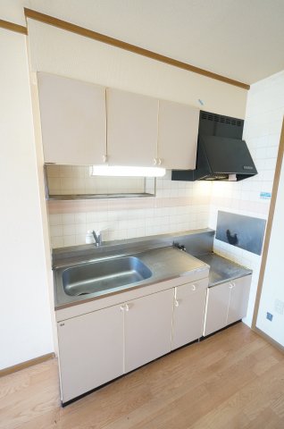 キッチン　※同物件・反転タイプの写真です。