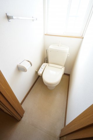 トイレ　※同物件・反転タイプの写真です。