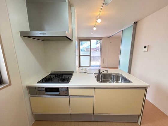 キッチン　※別部屋の写真です