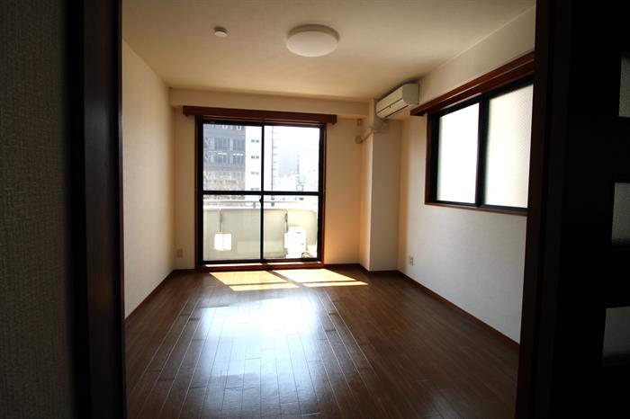 居室・リビング　自然光がしっかり入る、陽当りの良さが魅力のお部屋です。