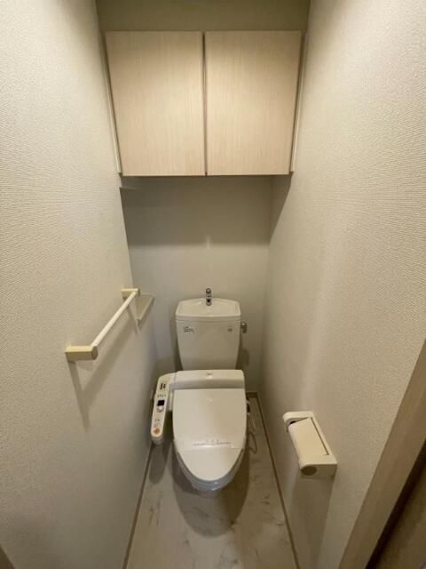 トイレ　※同建物内・別タイプの参考写真です。