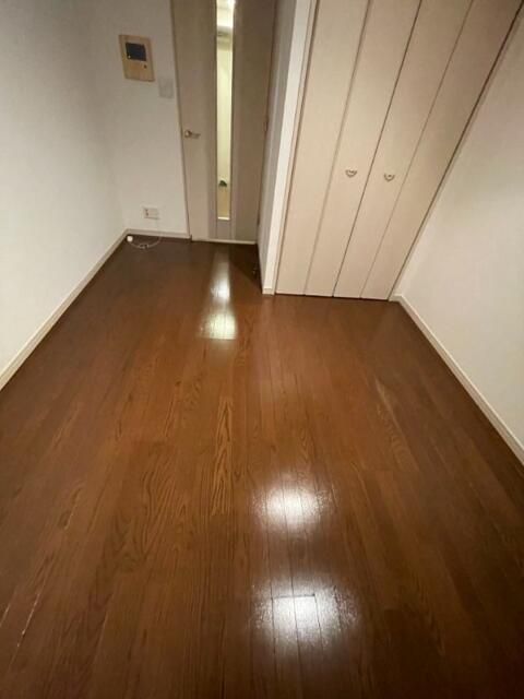 居室・リビング　※同建物内・別タイプの参考写真です。