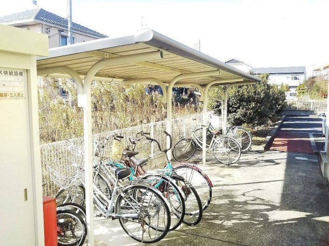 その他　無料駐輪場完備です。