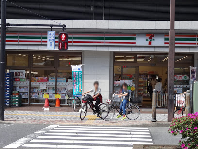 コンビニ　セブンイレブン（コンビニ）まで96m
