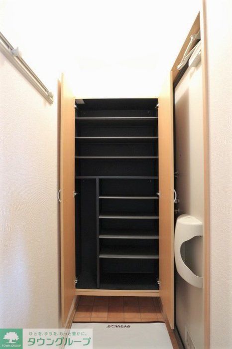 玄関　※別号室参考写真です