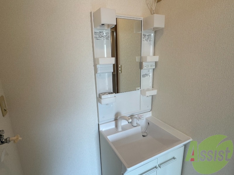 洗面設備　シャンプードレッサーなので身支度しやすそうですね。