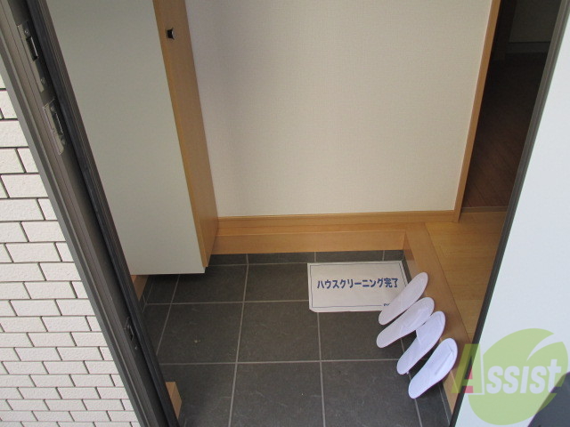 玄関　玄関にはシューズボックスもついてるので、玄関周り片付きますね