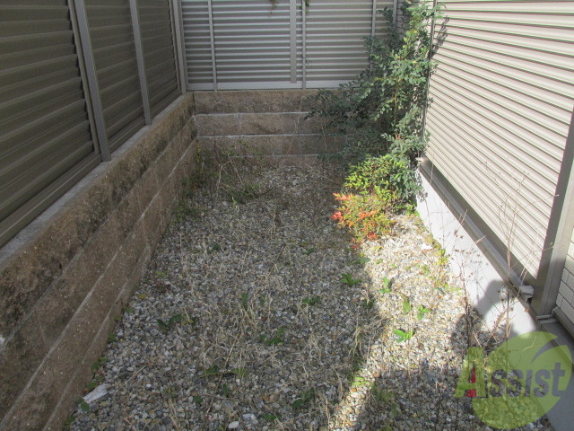 バルコニー　洗濯物多くてもこの広さなら十分でしょう。