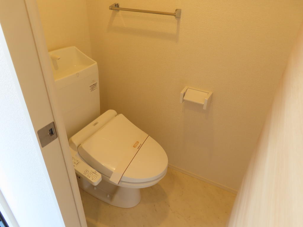 トイレ　写真・動画・パノラマは同物件別部屋のものです。