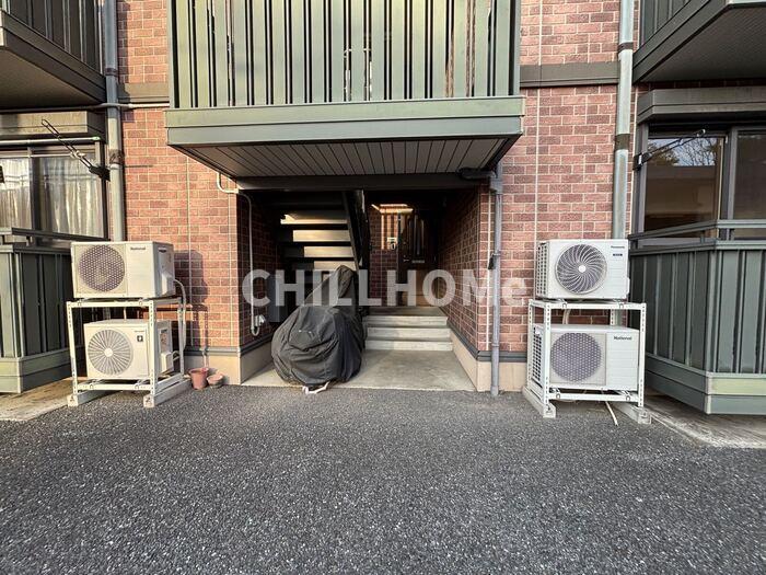 エントランス　当社、チルホームのHPもご覧ください(^^)/物件情報多数♪