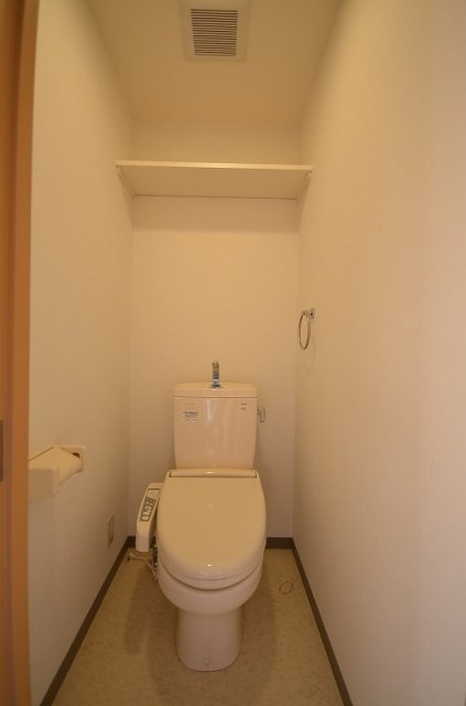 トイレ　別号室の写真です