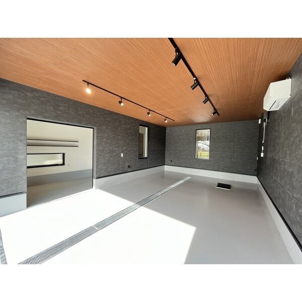 その他　ガレージ