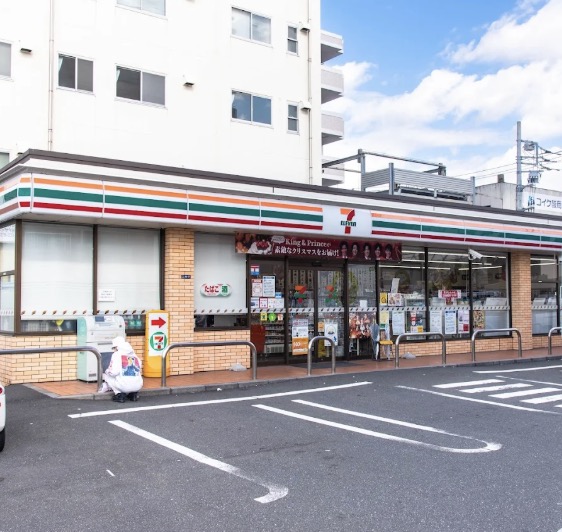 コンビニ　セブンイレブン墨田八広4丁目店（コンビニ）まで112m
