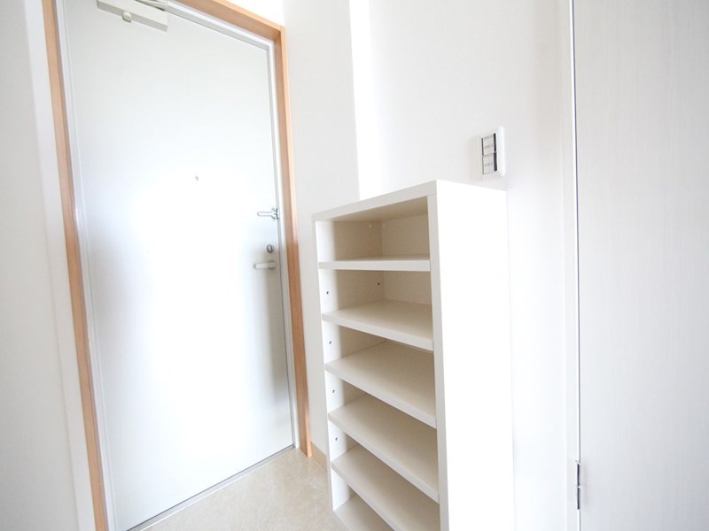 玄関　玄関　シューズボックス付