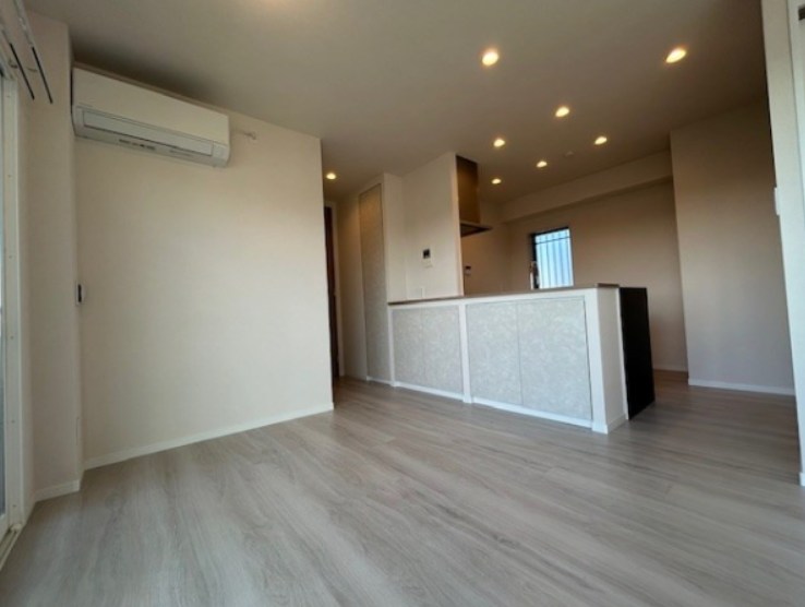 居室・リビング　別号室参考写真