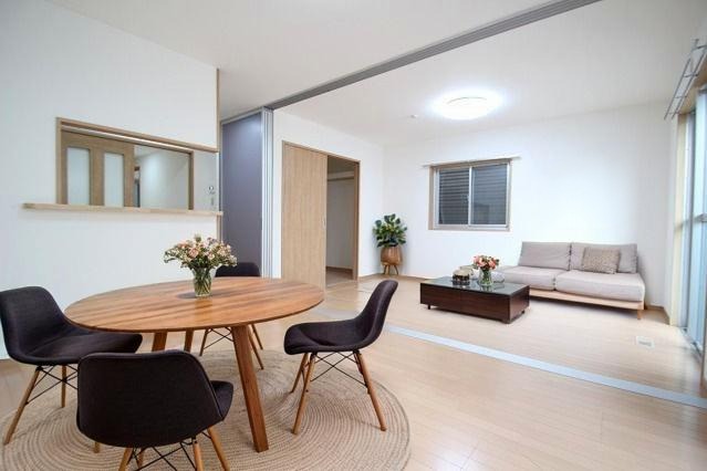 居室・リビング　ＣＧで家具等を配置したもので家具等は含まれません。