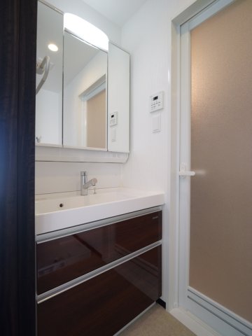 洗面設備　同一仕様写真